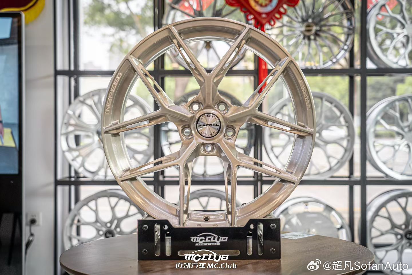 硬速轮毂id-R02 丝光金
数据20×9j et28
🈴蔚来ET5/5T 安装
原价3400×4=13600
现特价出✅ ​