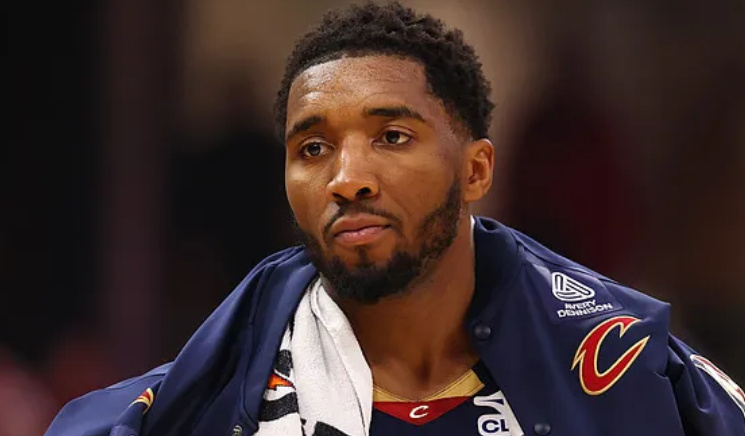 米切尔：我很遗憾球队遭遇这样的横扫，但我们会回来的  今天NBA季后赛...