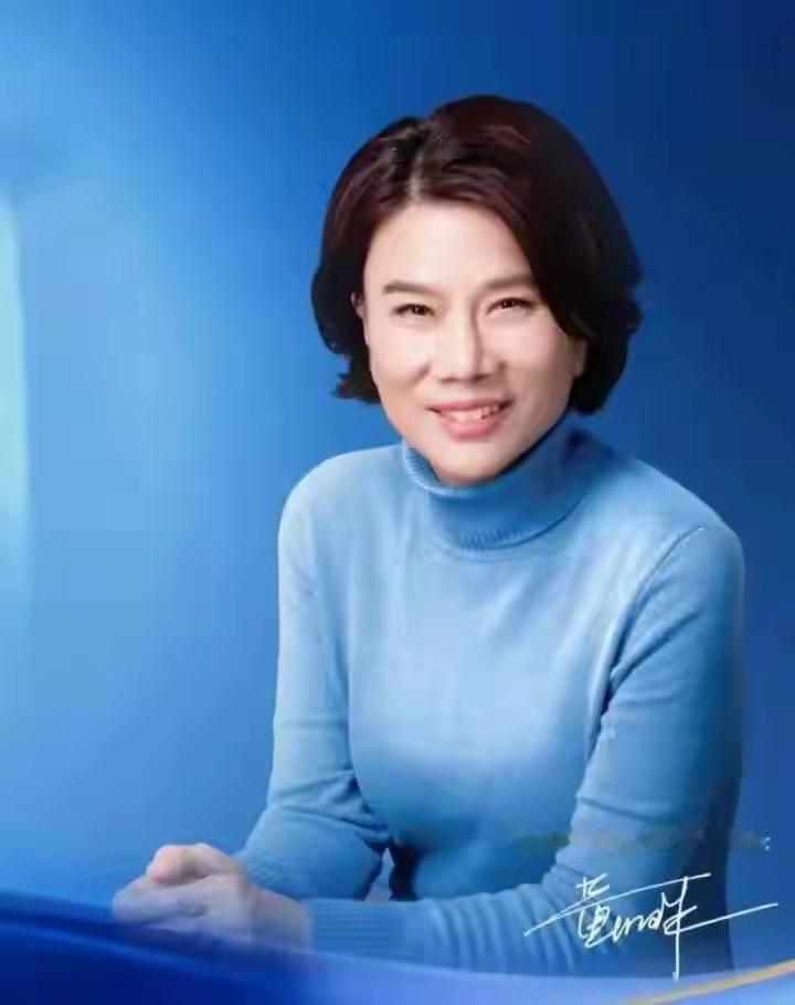 董明珠又搞新动作了，这次不是造空调，是当校长去了。她办的格力技工学校正式开学，326名学生已经报到上课，这消息一出来，评论区直接炸锅了。
咱们先来看看这所学校到底有多牛。首届招生吸引了超过8000人报名，最后只录取了326人，竞争比考研还激烈，可见这个学校有多受欢迎。学生来自全国各地，60%都是省外