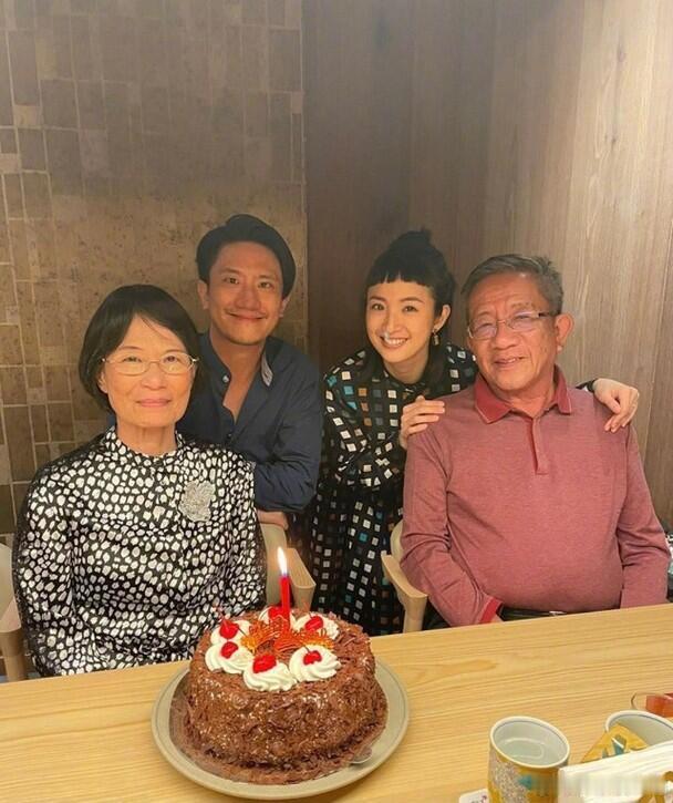 #林依晨全家的早餐是婆婆做的# 林依晨的婚姻生活，没有轰轰烈烈，只有柴米油盐里的温暖。这才是最真实的幸福。#林依晨全家的早餐是婆婆做的# ​