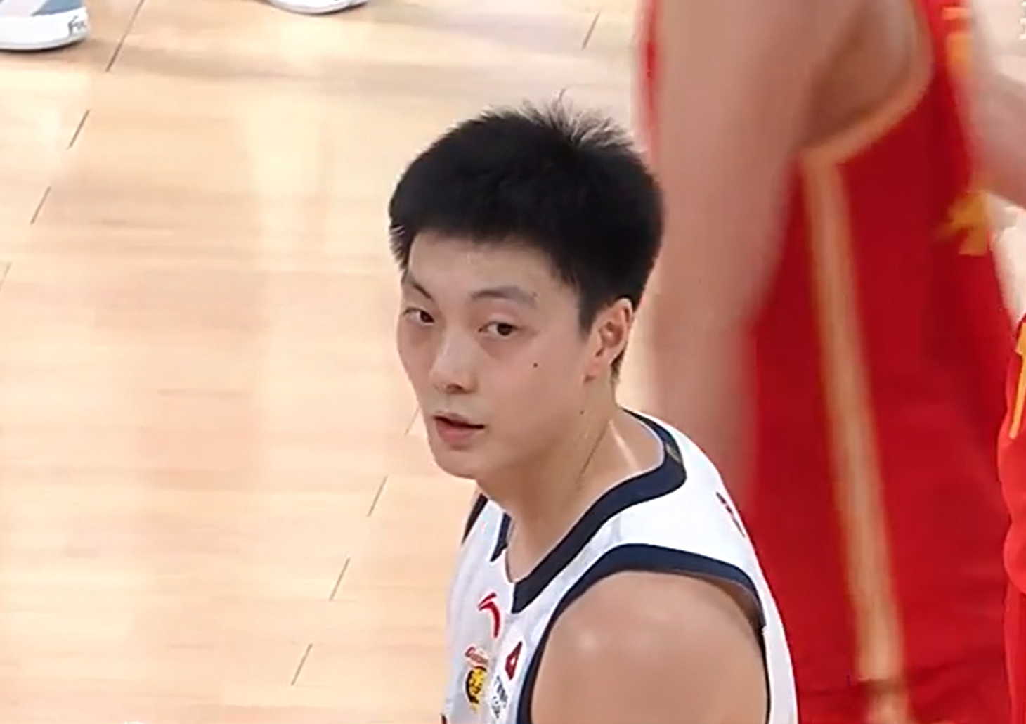 胡明轩的伤病严重！ 相信关注广东队的球迷最近都揪着一颗心，说句实在话...