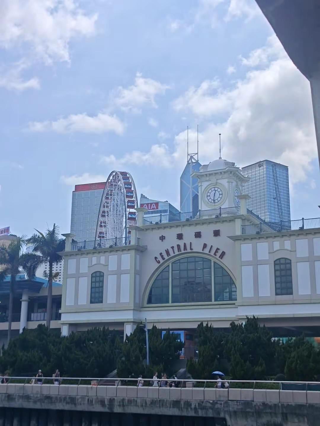 17歲的某一天我終於站在了香港的街頭香港 维多利亚港夜景烟花