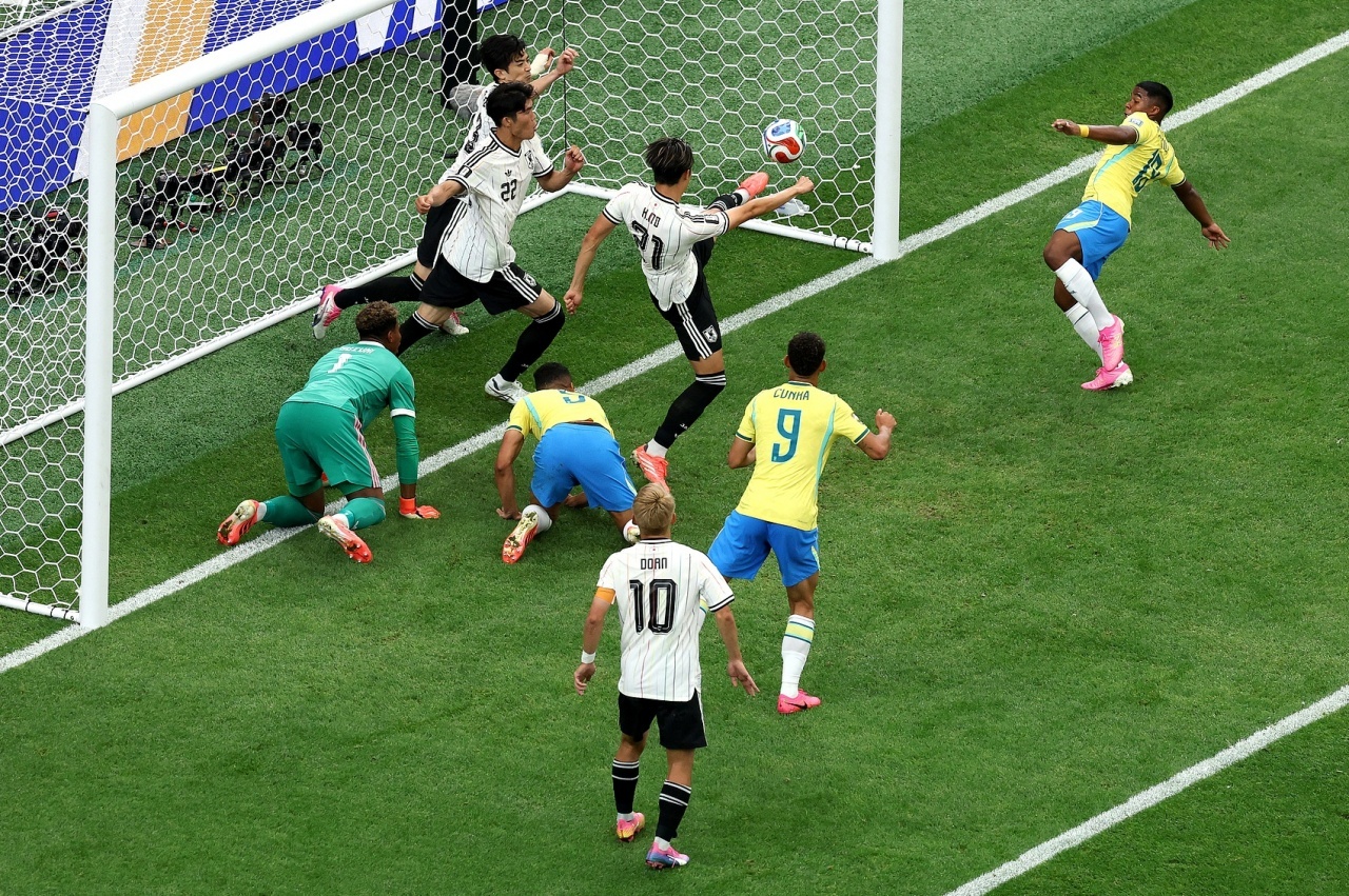 日本这3次世界杯，都是在淘汰赛首轮领先被逆转或者扳平淘汰。 18年踢比...