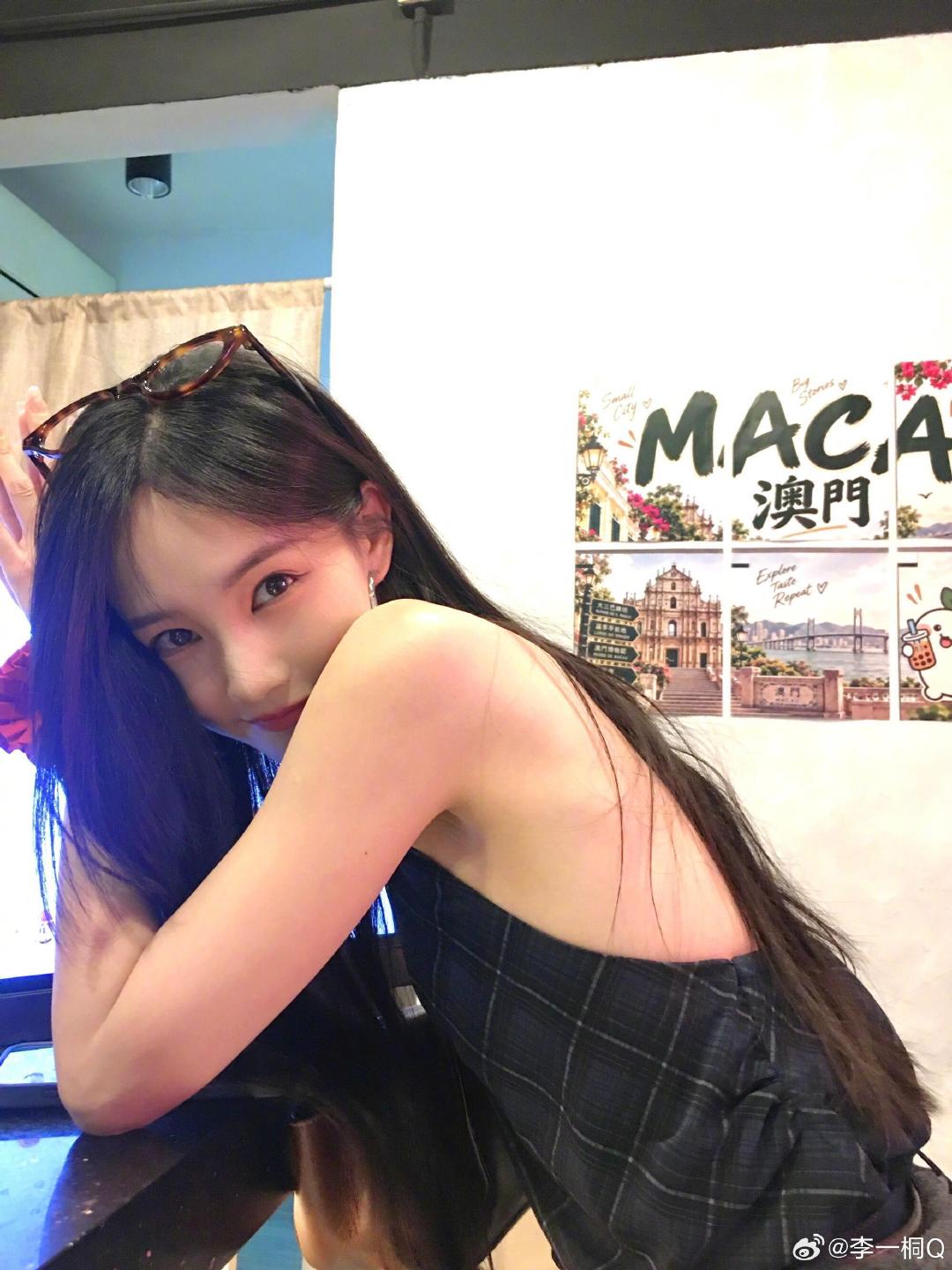 #李一桐原ID换不回来了# 新ID征集中，建议叫“李一桐在线改名”，简单直接，还很有互动感。#李一桐原ID换不回来了# ​