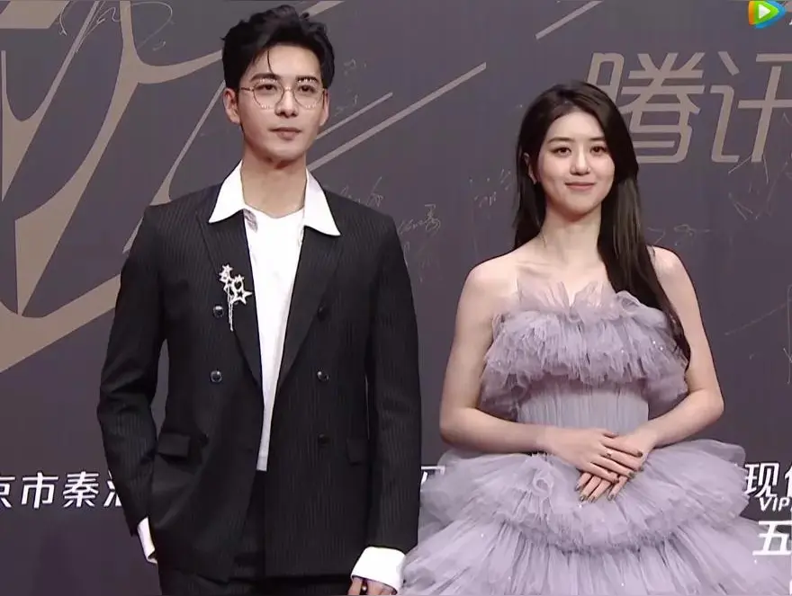 星光大赏名场面集锦：顶流同框、温情与爆梗齐飞   2025腾讯星光大赏...