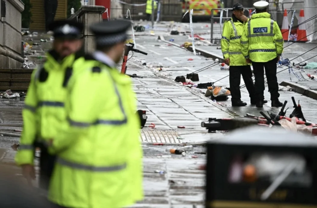 英国司机驾车冲撞足球迷致134人伤，获刑