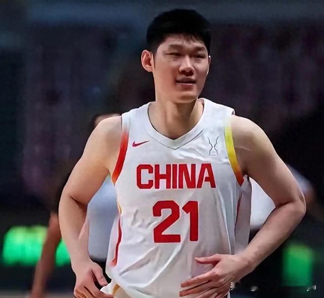 有媒体报道胡金秋转会辽宁获得重大转机，以我之见这完全是为了博眼球，不存在丝毫可能性，别的先不说单说胡金秋和妻子及孩子的根全在杭州，胡金秋一动真是动一发牵全身，辽宁篮球氛围虽好胡金秋也不可能拖儿带女背乡离井去东北，所以胡金秋市场上十分抢手，但成交几乎为零，上海北京的交易管理层会出面干预，别的有实力的球