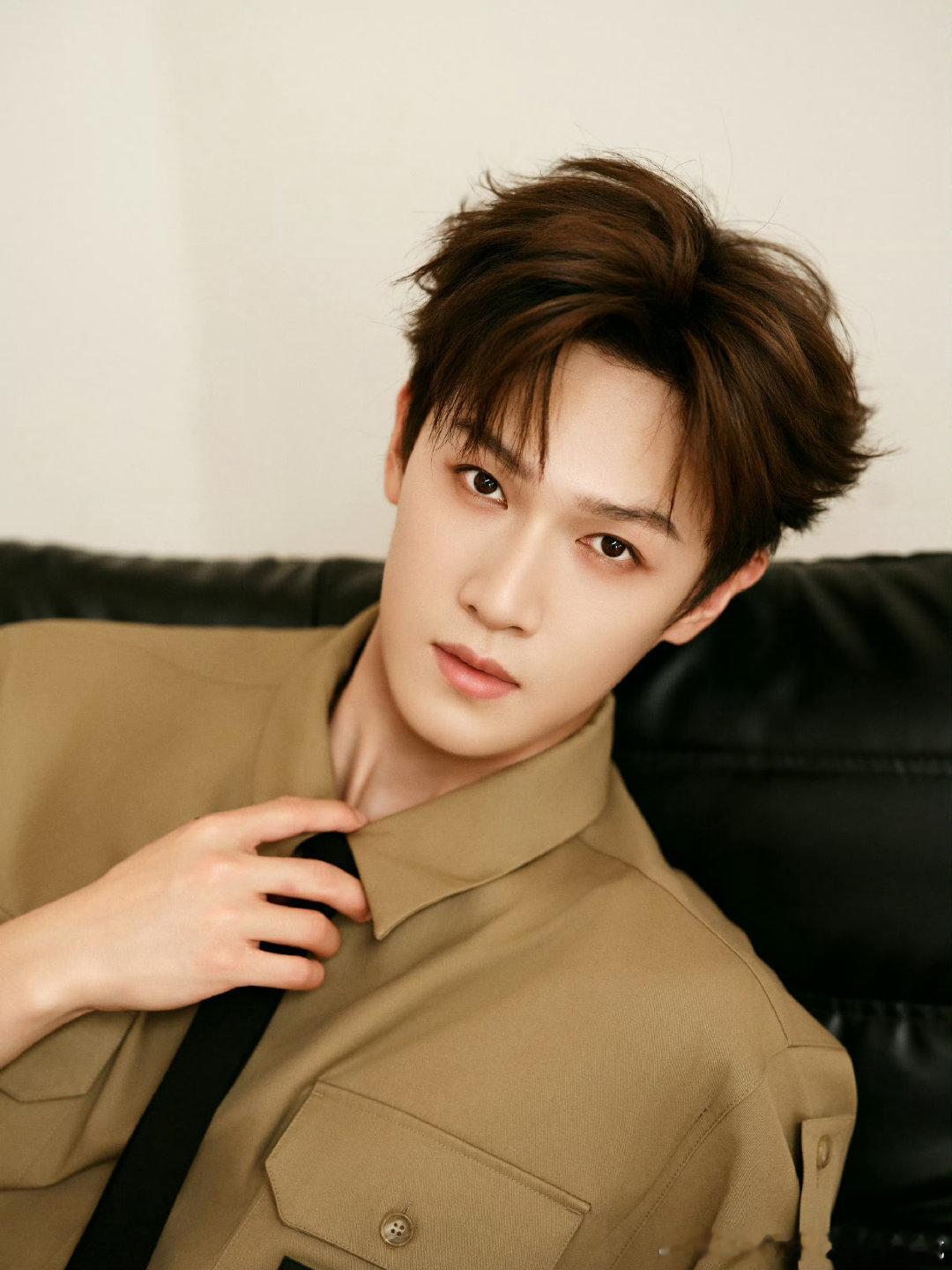 #李昀锐陆一航﻿# 🦊 #李昀锐宇文良时# 

断签，超like掉了，补分🙏🏻
我喜欢日出日落的静谧，爱着天空也深爱着你。

​
