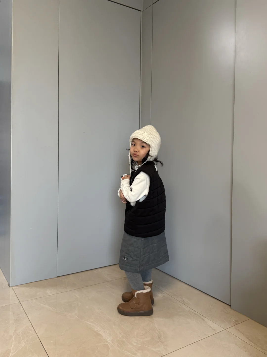 365天24小时都要穿裙子的小女孩。