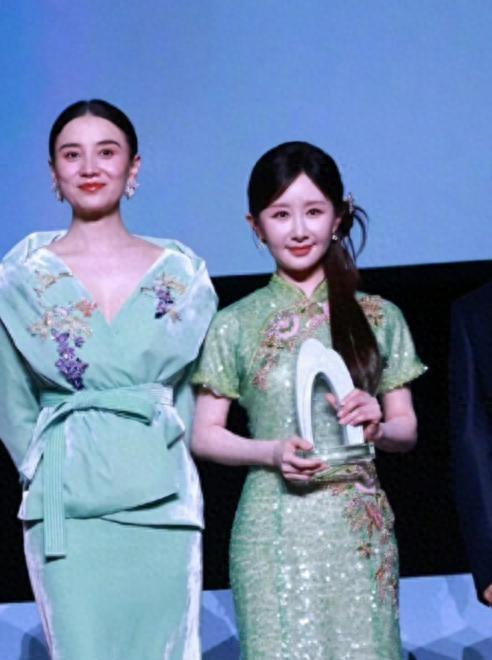 38岁舒畅同框45岁宋佳，生图状态反差太大，填充脸为什么一上镜就露馅？抗老思路该换了 ​