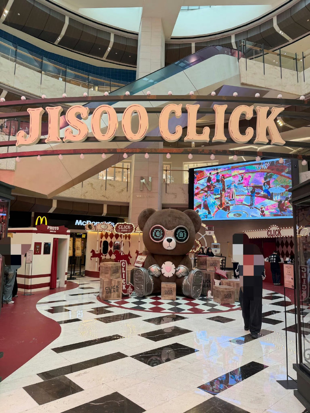 JISOO单曲“CLICK”相关宣传：
 
Siam Amazing Park泰国暹罗神奇乐园
Click Pop-up Seoul 首尔快闪店
JISOO 10230邮政活动（泰国邮政承办）
CLICK JISOO × Butterbear 联名
CLICK JISOO × Hot Crush 联名
CLICK JISOO × Central Department Store（尚泰百货）
#金智秀# ​