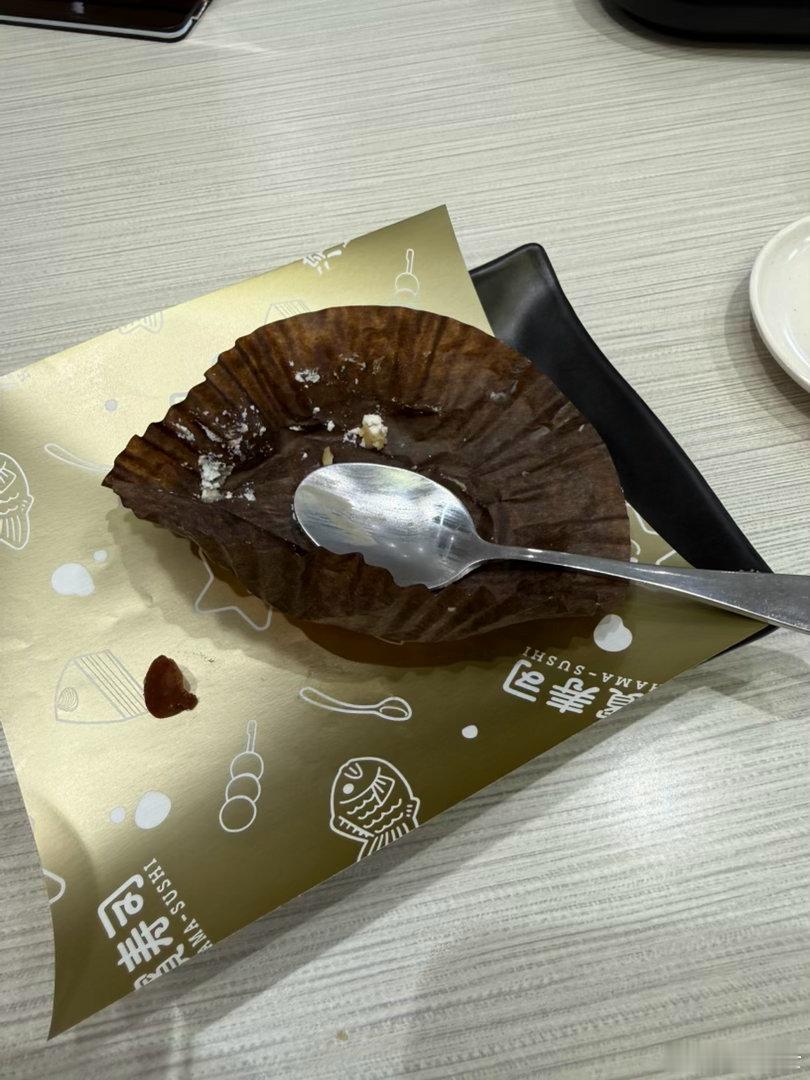 栗子蒙布朗 好好吃啊 我靠 真的好好吃啊 ​