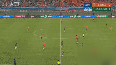 5-0大胜，替补上去的陈蒲愣是踢出个单刀不进帽子戏法。
61分钟登场，半小时内三次直面门将，一次被赵博挡出，一次挑射偏软，最后一次停球直接停给空气，空门变回传。
跑位是真能跑，三次机会全是他自己撕出来的。但临门一脚，腿像灌了铅。
依木兰和陈泽仕喂的饼，就这么一张张甩在地上。球迷炸了：这不是状态