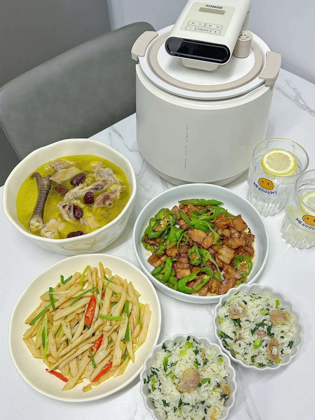 ✅晚餐分享｜小炒肉➕母鸡汤➕香肠菜饭➕藕丝