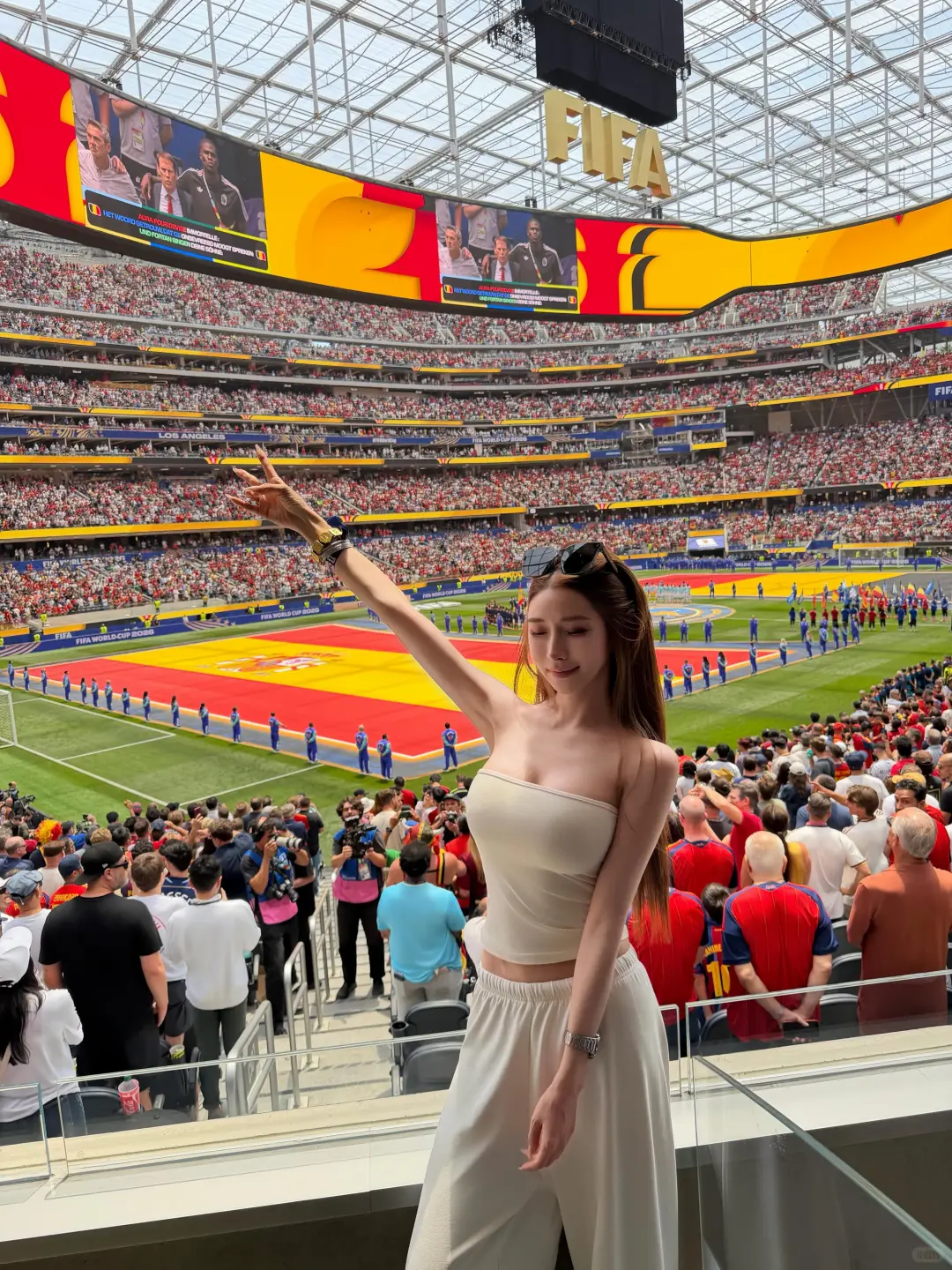 最美球场SoFi Stadium，最美的球迷是谁？