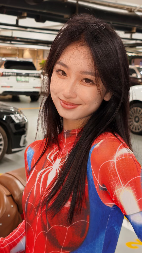 在西安拍女蜘蛛侠