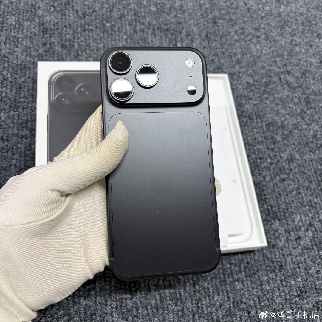 iPhone 18ProMax 黑色 512G
​
​准新机 充电一次 全套12800 ​