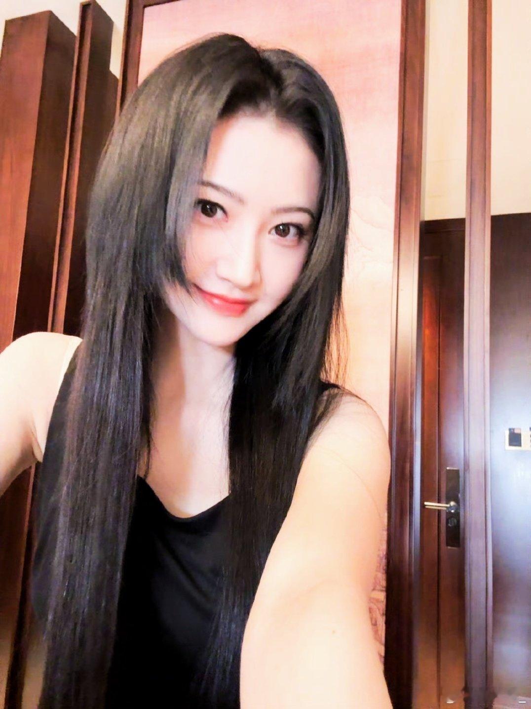 #景甜[超话]# jt#景甜孟千姿# jt#景甜龙骨焚箱# 

希望国庆样子可以吧.[心]
   修୧꒰•̀ᴗ•́꒱୨

​