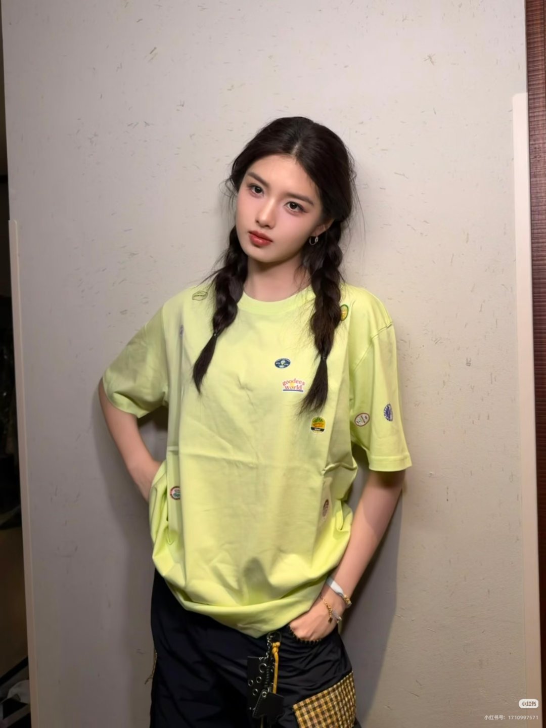 #网图原图分享[超话]# 
适合高饱和 头像库 蓝调 调色 日常调 珠光
艾米 戚砚笛 王玉雯 刘些宁 迪丽热巴 宋昕冉
已修复 🍏+🐷+❤️ （没🍏＋🐷直接lh）
🈲止二传 盗图 毁图 丑图 直接做圆框
抱图留评 标明出处​​ 不标明抓到赔6.18
原比例 🉑改比例 未高清修复 ​​