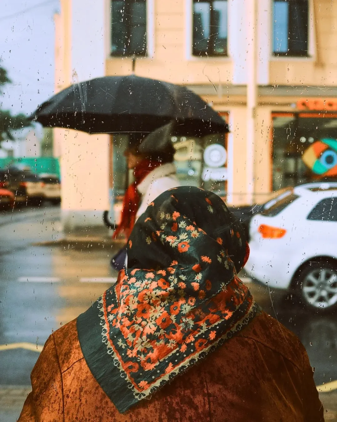 【每日分享】雨中老人