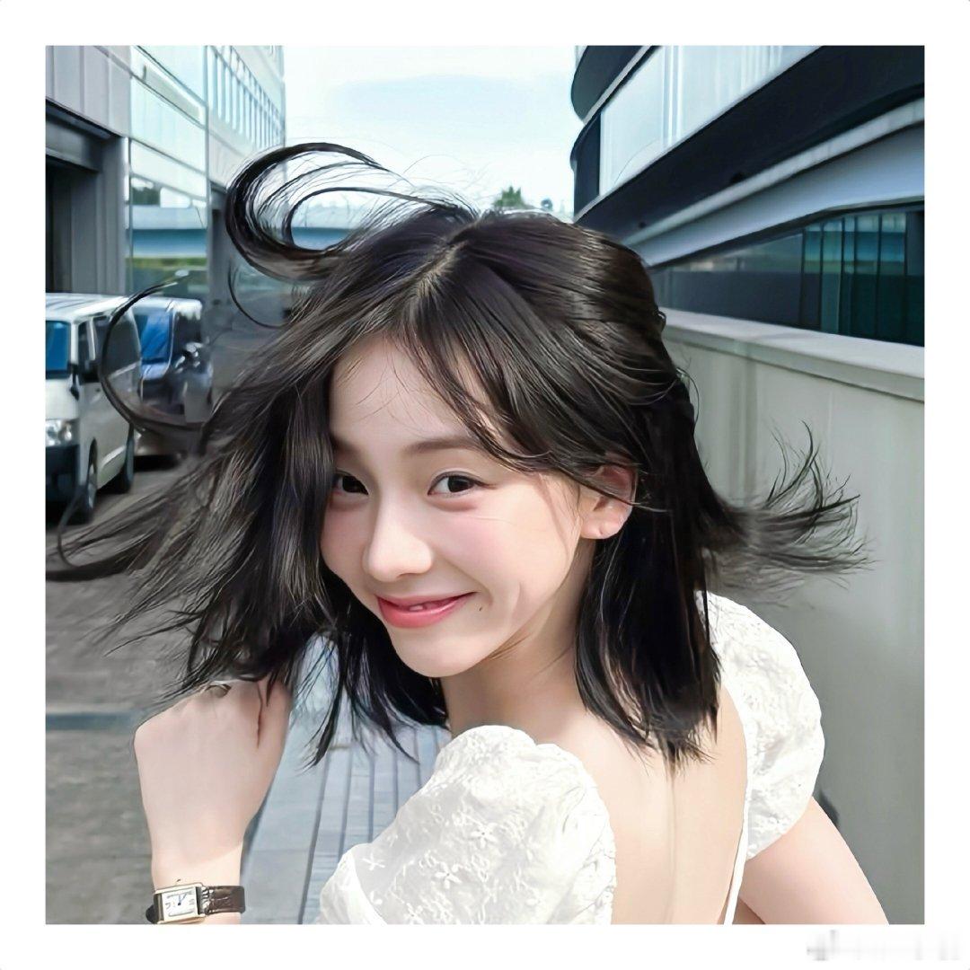#aespa[超话]##超星动告白信箱#你知道我有多么爱你吗？karina.知珉，你知道吗？高中的生活真的很难受😣，爱上你，让我不知所措。学校里的无人理会，无法理解我为什么会爱上你。让我有点迷茫！#带着边框一起拍# ​