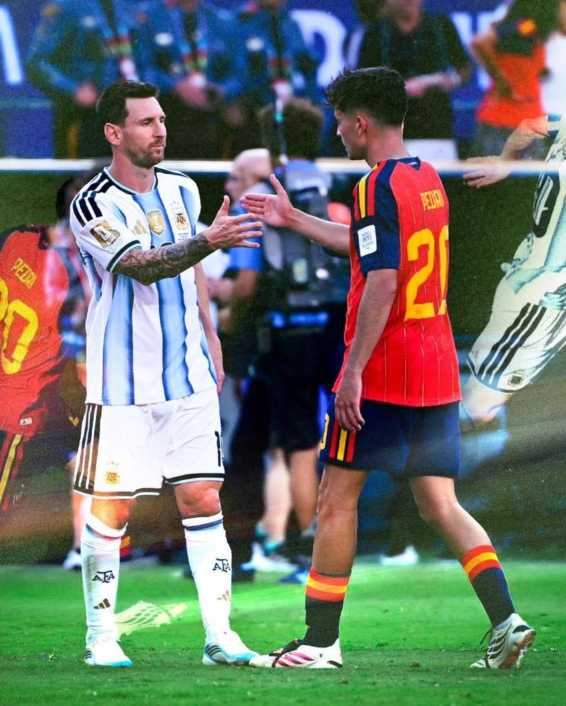 🇦🇷🇪🇸佩德里对梅西的敬仰：

“我很幸运能和他一起踢了一年球，但我总觉得时间太短了。我多希望能再和他并肩作战许多年，尤其是在训练和比赛中……哪怕他什么都不跟你说，仅仅是看着他训练，你都能从他身上学到东西。

对我来说，他就是历史最佳。可能有人不同意我的看法，但我从未见过像他 ​
