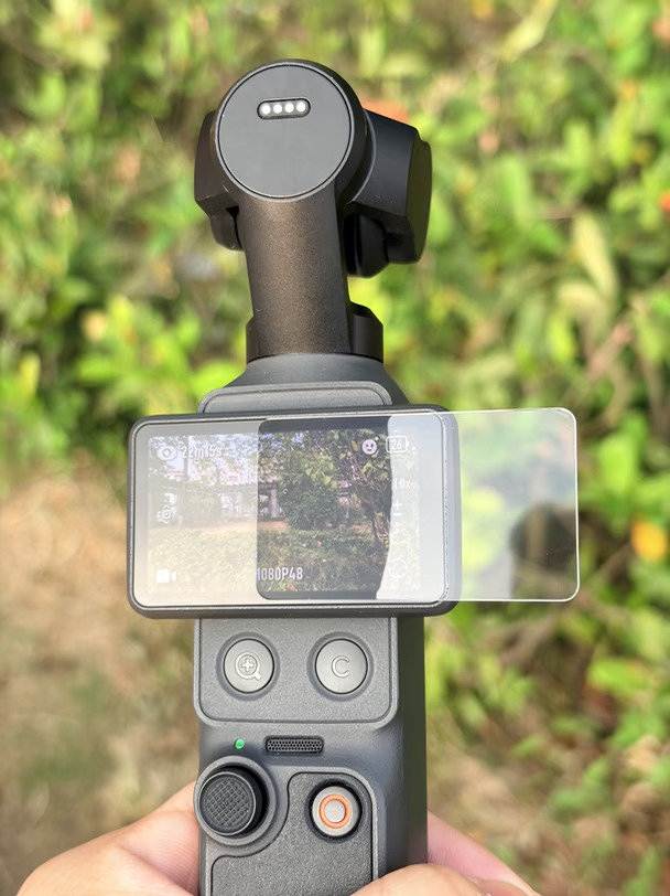 大疆pocket4pro到手第一件事先贴好AR膜‼️