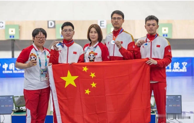 硬气！中国射击队官宣，拒绝参加日本亚运会开闭幕式，理由很直接，但背后真实考量，是运动员从竞技备战角度做出的理性取舍，这件事该如何客观看待？

2026 年，第 20 届爱知・名古屋亚运会在日本拉开帷幕。

本届名古屋亚运会射击项目赛程十分紧凑，开幕式结束次日，射击赛事便正式打响。

中国射击队运动员