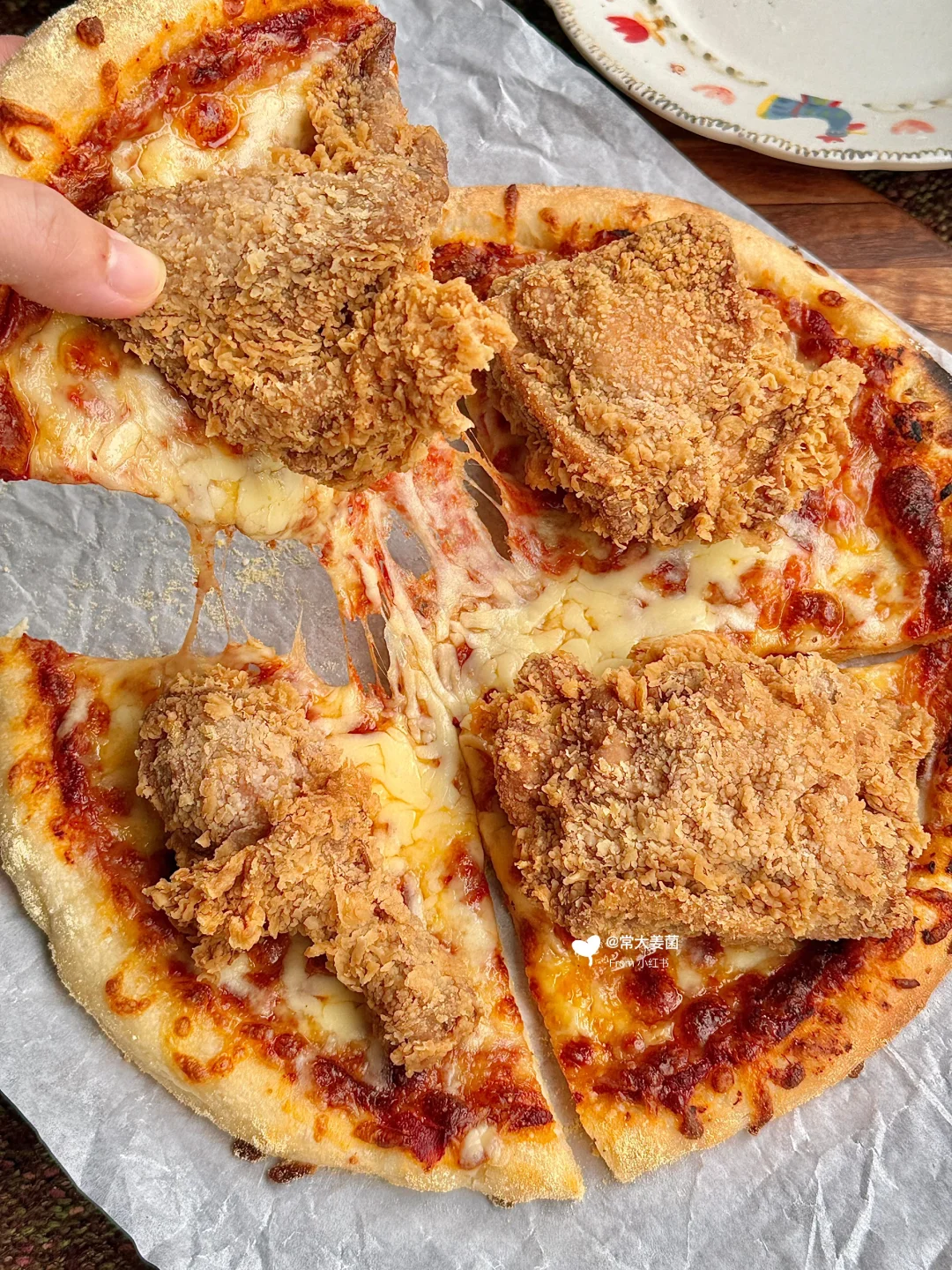 自制香酥炸鸡披萨🍕！好吃到嗦手指！！