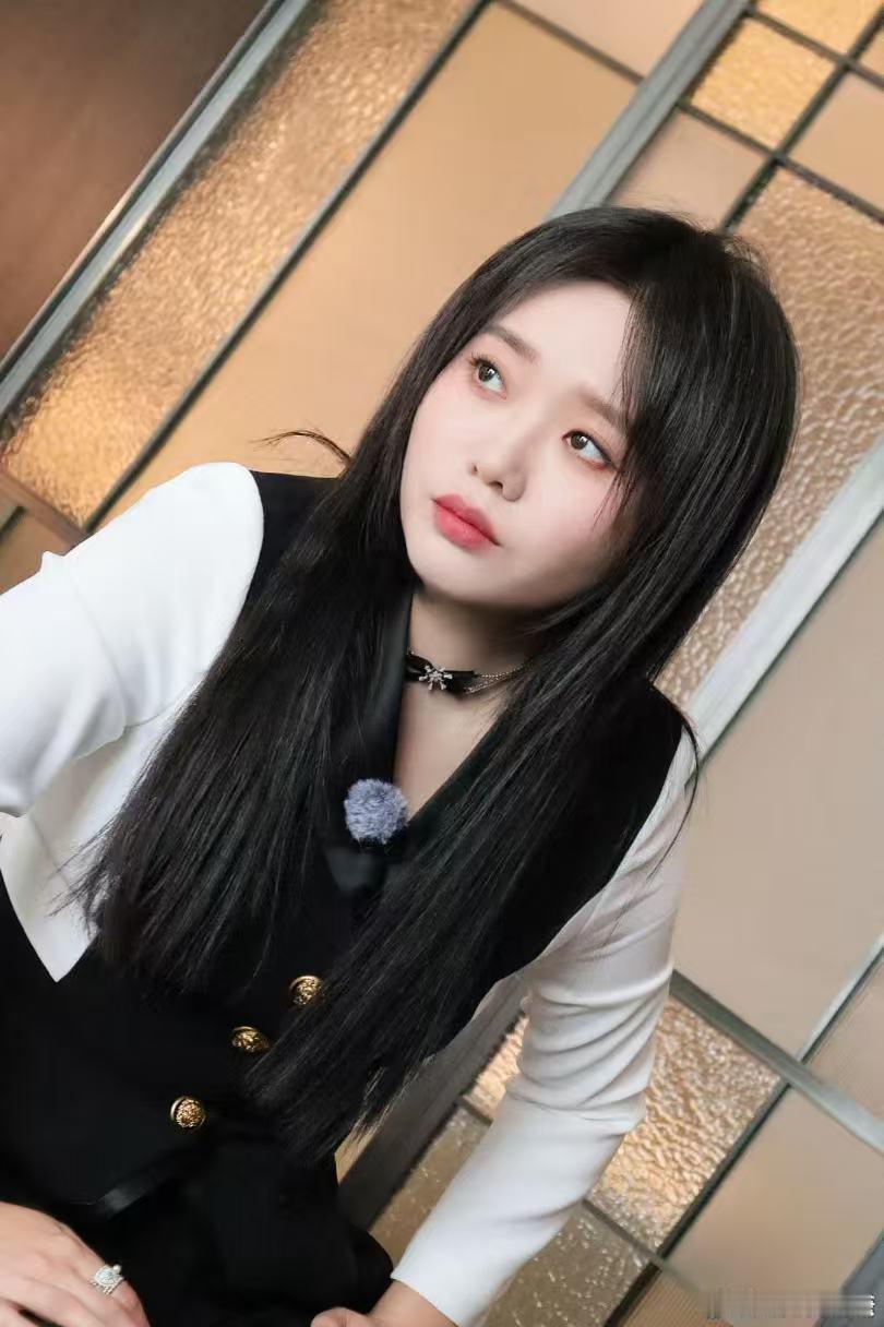 #李雪琴上网搜过何炅qq号# #你好星期六#
很难不被李雪琴的临场反应折服，面对何炅的提问，不假思索爆出搜QQ号的往事，简单一句话制造满满笑点。 ​