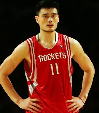 如果22岁的姚明现在才进入NBA，他的职业生涯轨迹可能会和我们记忆中完...