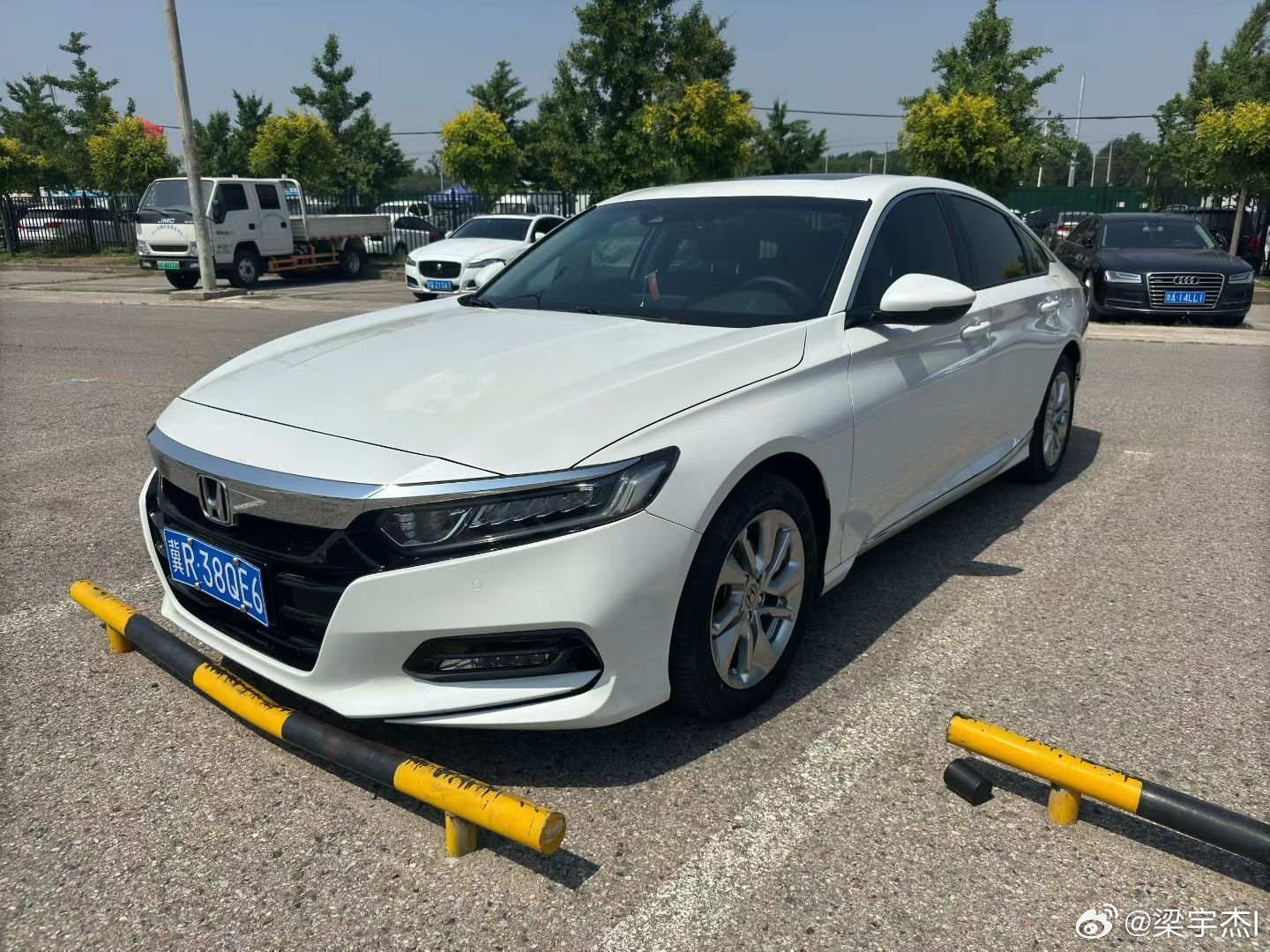 20年8月本田雅阁，个人一手车，实表5万公里，仅4块喷漆，车况精品，诚...