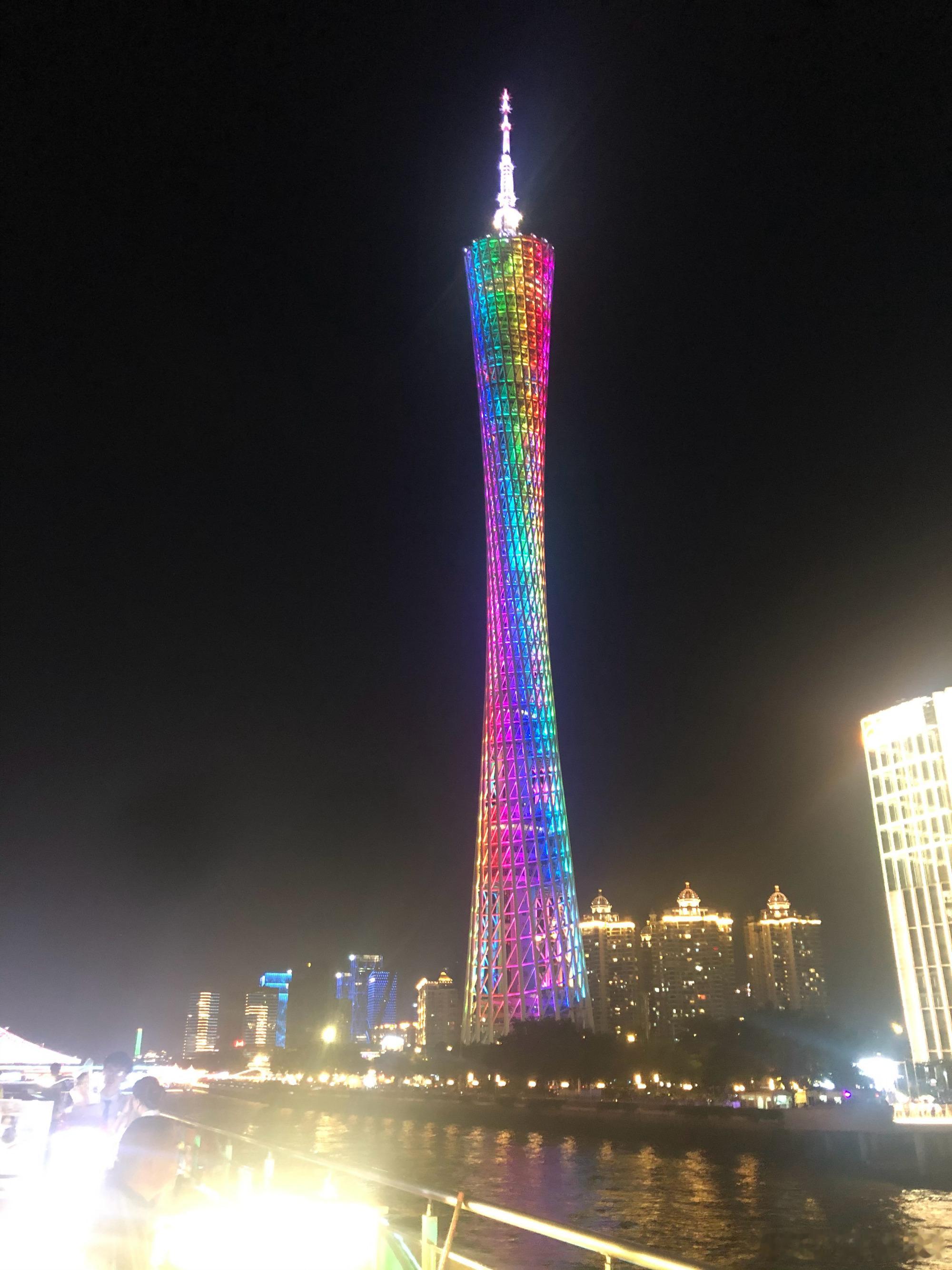 解锁岭南新地图珠江夜景有种改开初期经济上行的美感老城区处处是《十月围城...