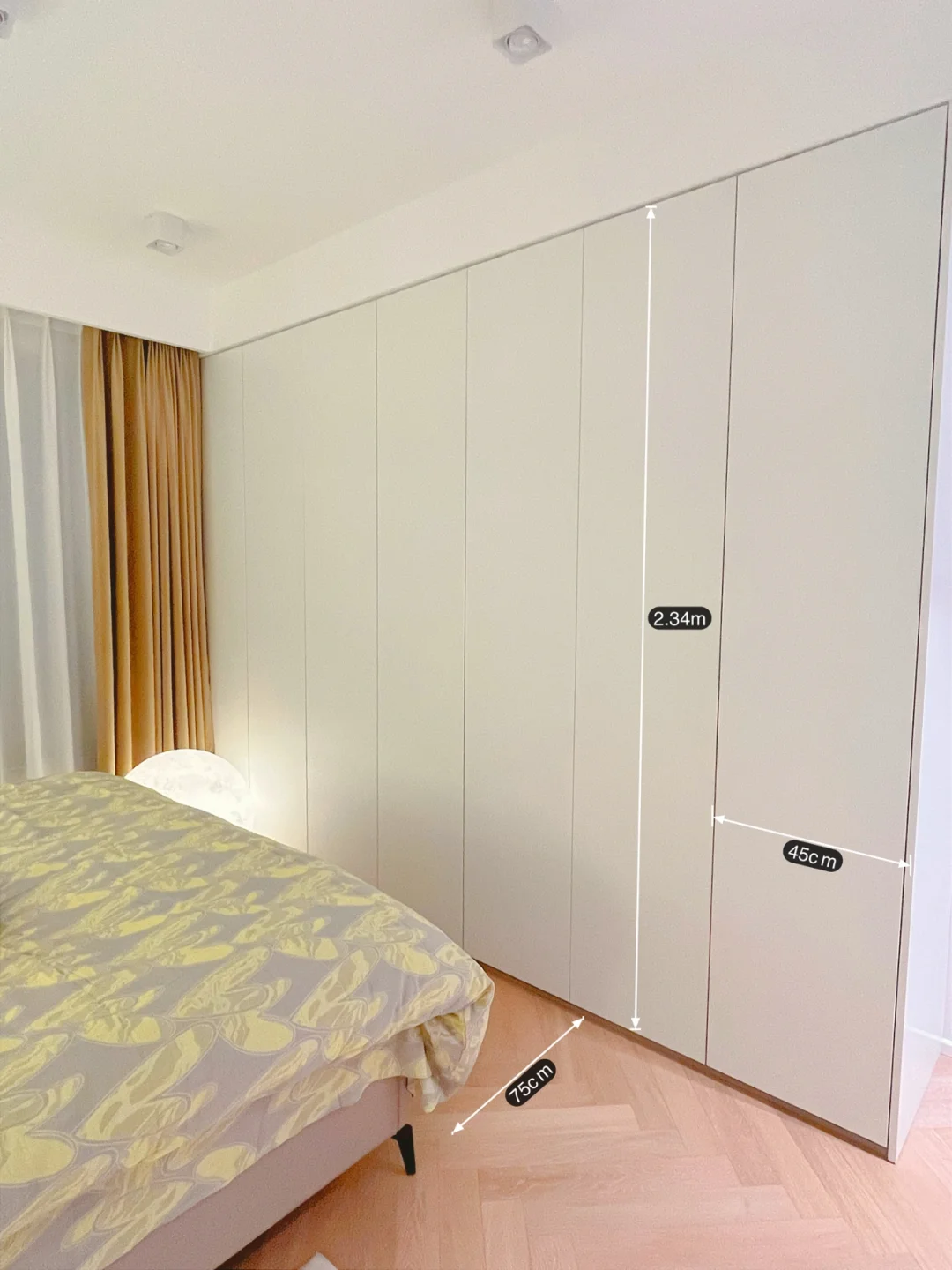 主卧这排床尾大衣柜我真的爱了！