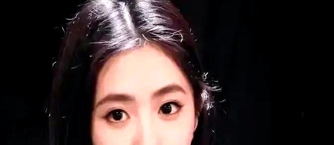 《唐探4》还没动静，番外篇倒是在泰国悄悄开机了。

8月份，《唐探番外·王者归来》剧组跑到泰国拍摄。这回主角换成了肖央演的坤泰，王宝强去友情客串，刘昊然没露面。

其实6月底这部番外就立了项。故事讲坤泰卷进赌场案，陈思诚做监制。

网上有人喊换角，纯属误会。陈思诚交过底，《唐探4》剧本还在磨，铁三角