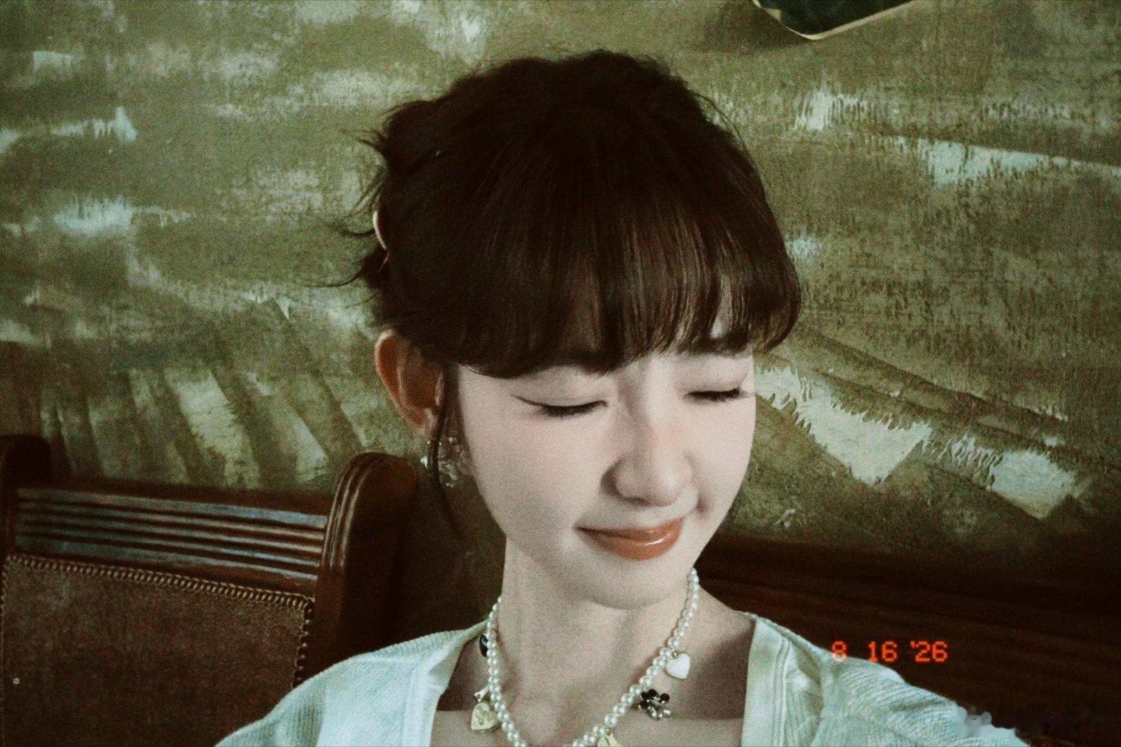 凡宝子有刘海也很美啊[送花花]#张艺凡[超话]#[心]#张艺凡# [心]#凡凡的不凡日常# [心]#青年演员张艺凡# ​