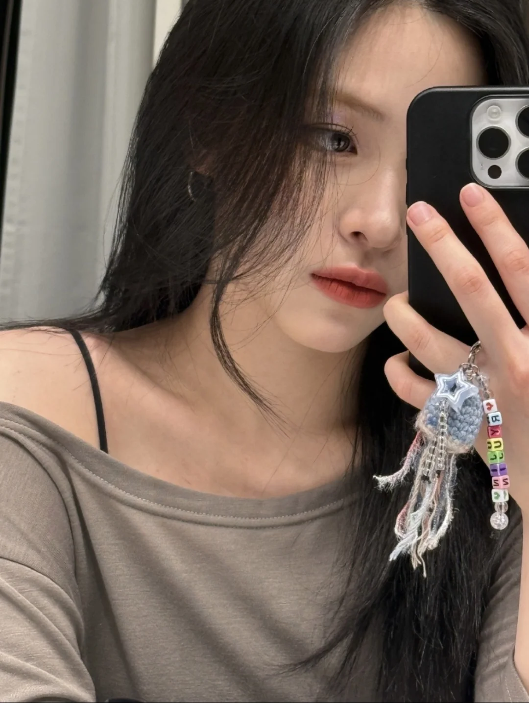 上班族通勤挤地铁｜妆花脸肿没状态？