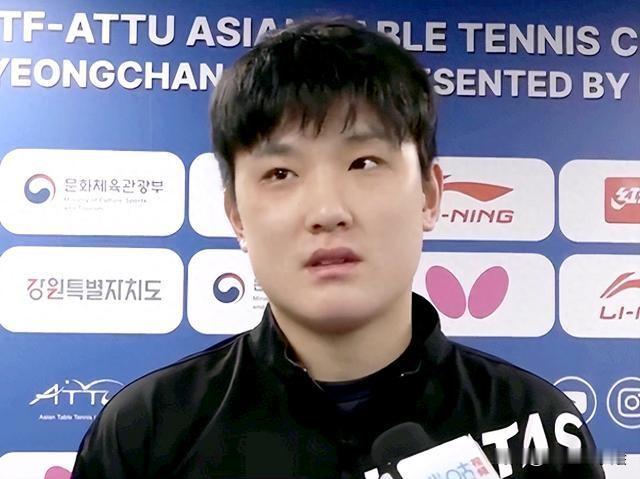 张本智和冲上了热搜，没想到不是因为亚运会，而是被日本媒体爆料私生活混乱，包括:

在社媒频繁邀约年轻女性，常去酒吧却酒品不佳，酒后爆粗口等，还有交友目的性明确！

对于这些爆料，张本智和本人还没有进行回应！

另外虽然文春的爆料可信度较高，但是还没放聊天记录和照片等，所以大家也是持质疑态度，等待后续