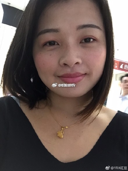 脸型圆润，而且眉长过眼，为人较为开朗，感性。善于交际应酬，事业心重，做事能干，在事业方面有比较强的意志力，不过你内心不够开阔，心事较多得不到合理的发泄。而且鼻头带尖，财运比较低迷或者是过路财神，难有大財。法令纹有入口，不利感情，婚姻或者异性缘都不算太顺利的。手相占卜 面相