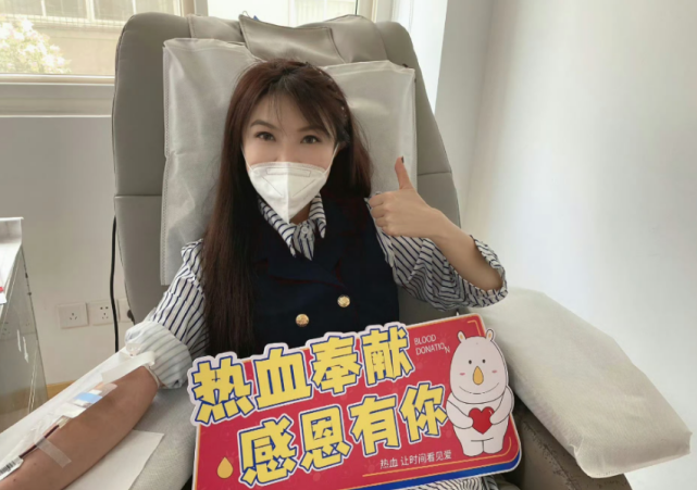 我是没有田馥甄有钱，但我无偿献血累计3200毫升，签署了全身器官捐赠卡，捐赠造血干细胞志愿者。积石山大地震，汶川大地震的时候捐过钱。
 （别忘了点右上角关注，也欢迎到评论区畅所欲言，和更多朋友一起交流碰撞！）
 
最近网上争议不少。资讯战、舆论战、科技战，这些词听起来很大，其实每天都在手机屏幕里发生