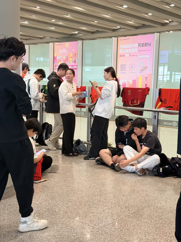 已到机场，准备迎接U23的小伙子们