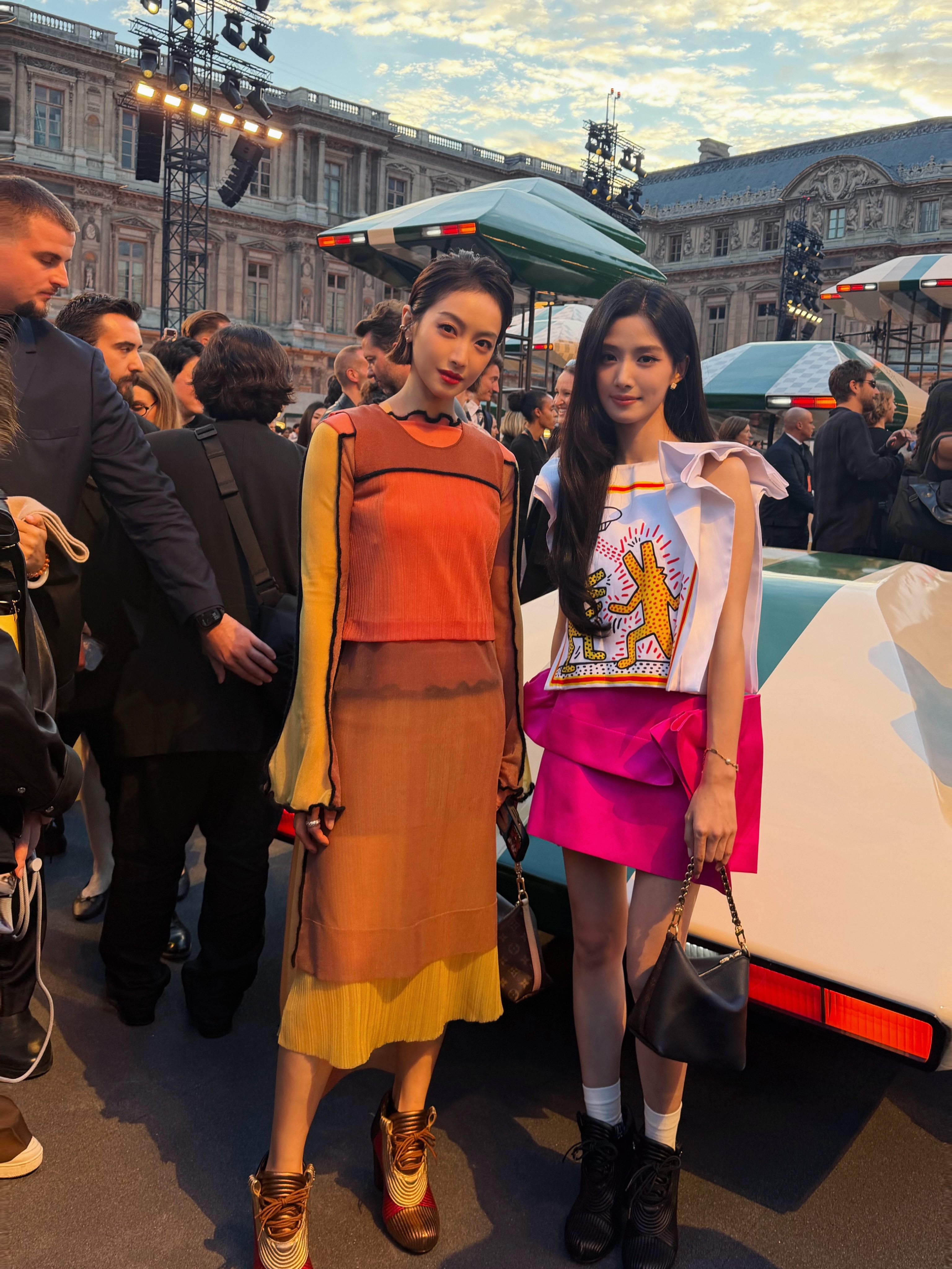 2026.10.8 卢昱晓ins更新
【What a spectacular show!✨🥹💐🛸🏎️】 
​ ​