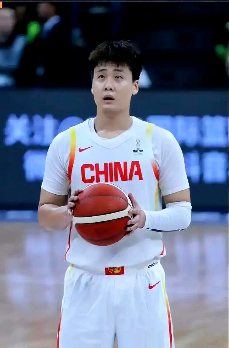 这几天复盘中日男篮的比赛，越看越觉得有意思。咱们这几个后卫，路子野得不...