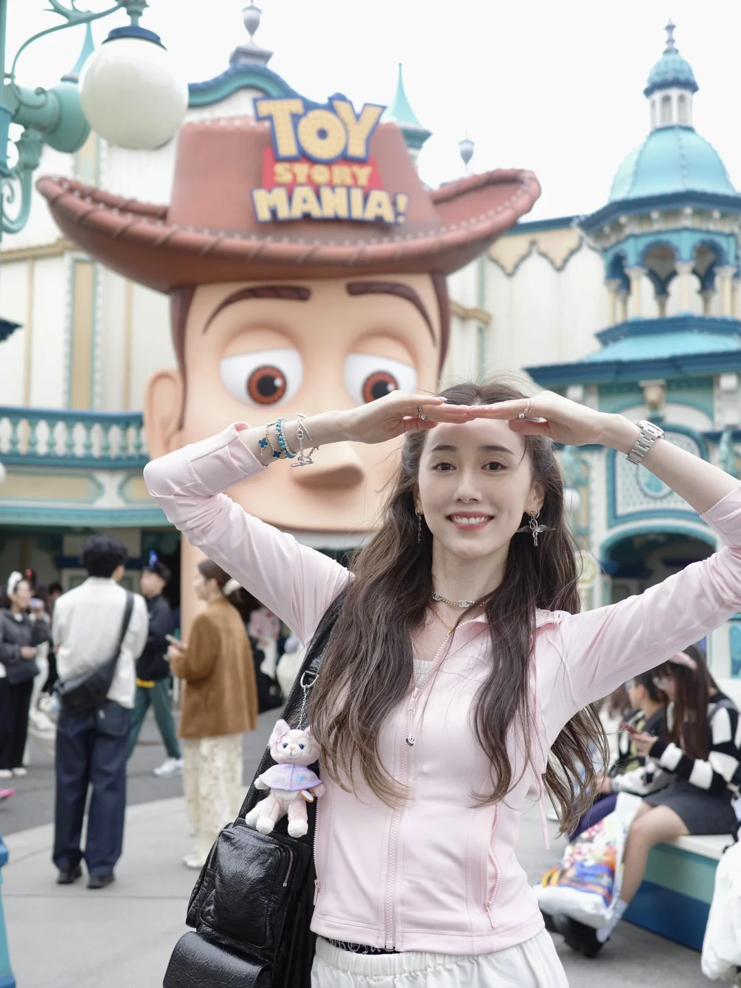 One day👸差点被吹起飞～
