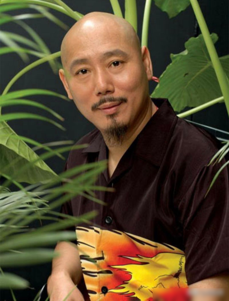 李诚儒一句三浪，把蔡康永钉在导演席上五年没翻身。
那节目放的是《甜点店之恋》，王晶当制片人，苑琼丹搭戏。放到快结尾，现场没一个人笑，票数卡在119，灯直接红了，强制掐播。输给对手200票，淘汰。
李诚儒原话更狠：浪费初衷，浪费演员，浪费大家时间。还补一刀，说喜剧不是靠演员张牙舞爪，得靠剧情推。