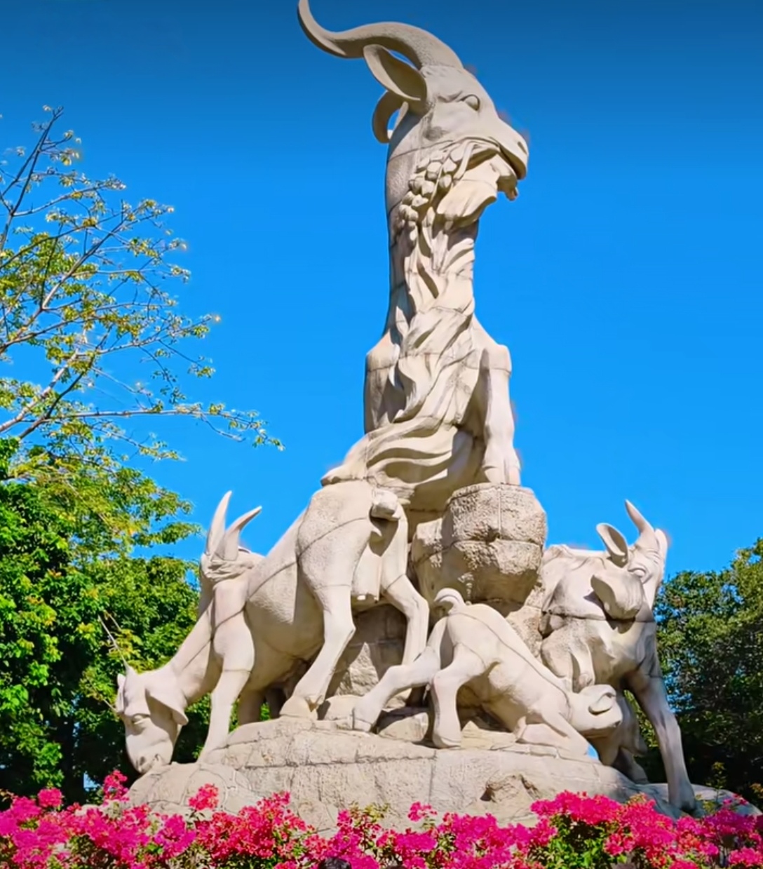 在广州市的越秀区有着两大名山，一座是靠近广州市的城北，越秀山，一座是相...