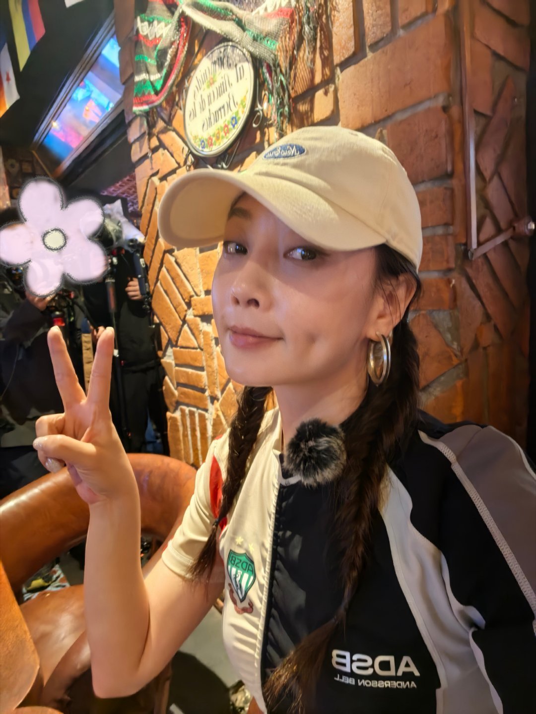 #殷桃[超话]# 
世界杯 vs 运动风姐姐 [爱慕]
#殷桃花儿与少年8# ​