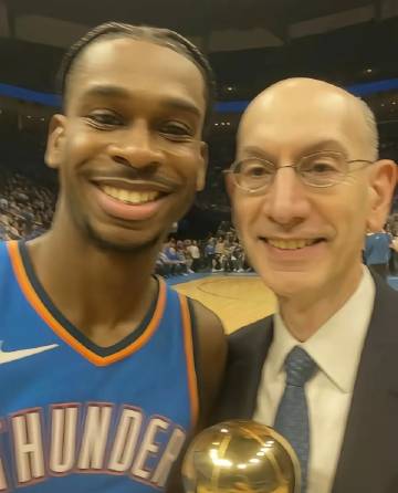 亚历山大毁了NBA，让竞技体育变成考欺骗和演技吃饭，他不应该拿mvp...