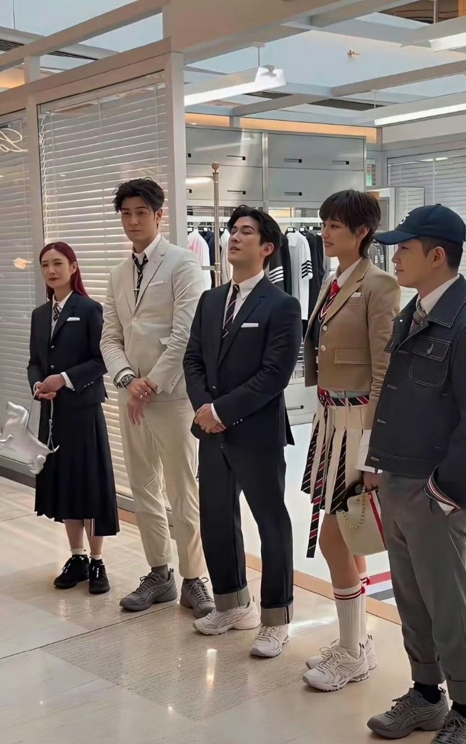 身高真是硬伤，李治廷这么帅的脸，身高不够气质都没了 ​​​
