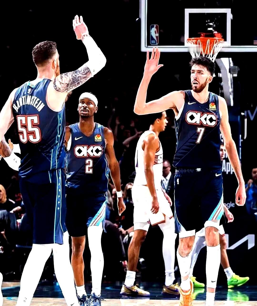 这哪是季后赛，简直是公开课。    雷霆4比0横扫太阳，别看有几场比分...